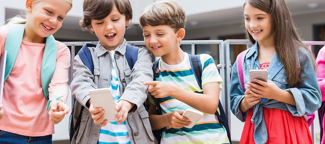 Children with smartphones