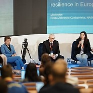 Prezes UKE na konferencji EuroDIG 2024 w Wilnie