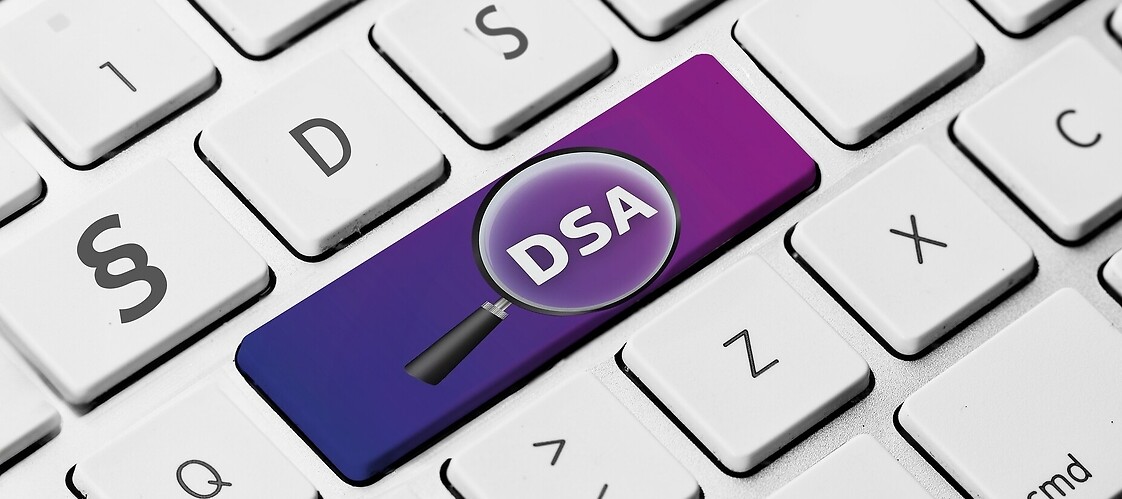 Klawiatura komputera z logotypem DSA