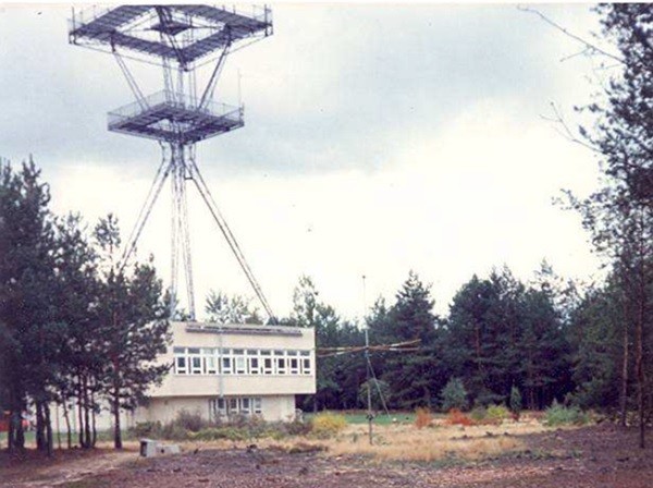 Wieża w Centralnej Stacji Kontroli Emisji Radiowych, Borucza 1995 rok
